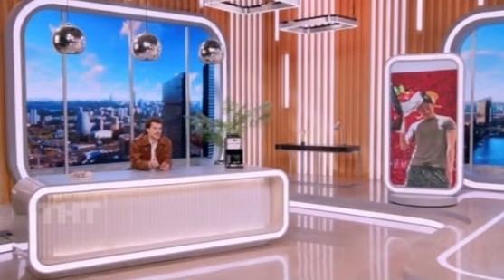 V, integrante do BTS na TV Russa