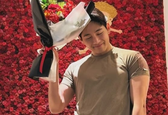 BTS V, na TV russa “Em forma como um atleta”