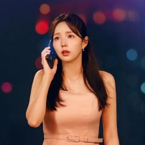 Chae Soo Bin, a queridinha do ‘Quando o Telefone Toca’, vira mulher com poderes elétricos no novo K-drama