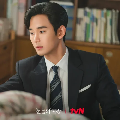 Kim Soo Hyun, uma luta contra a indústria do linchamento virtual