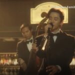 - Lee Jun-ho cantando Can't Take My Eyes Off You